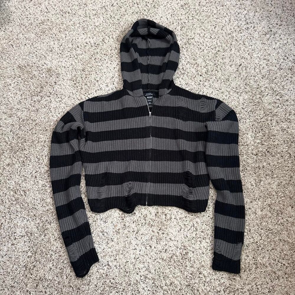 Hot-topic Women's Black and Grey Hoodie